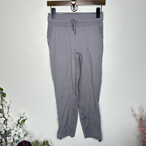 LULULEMON Dance Studio Crop *25" Half Moon Gray Sz 2 {R7} - Picture 4 of 9